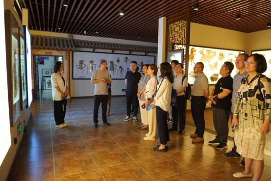 人文學院黨委紅色基因傳承與非遺文化創新發展研討暨文化藝術交流活動回顧